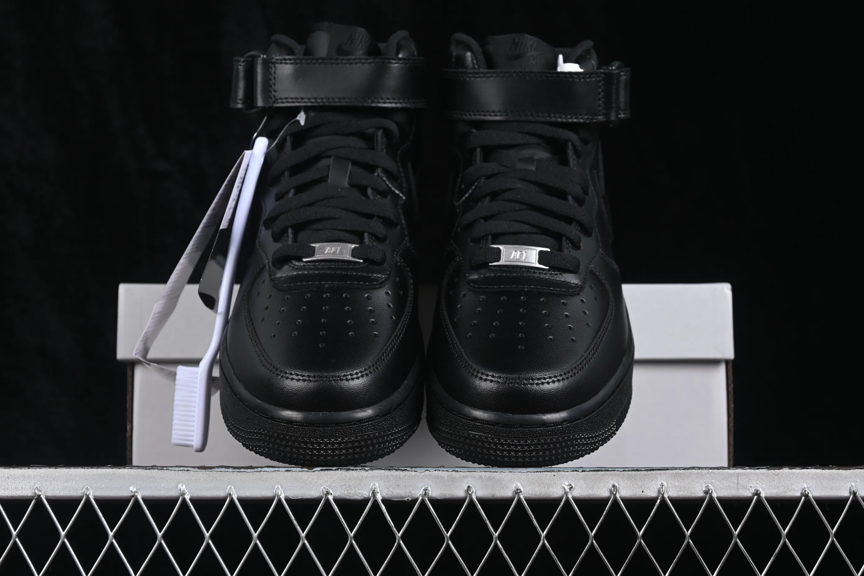 All categories Nk Air Force 1 Air Force series Nk Air Force 1 Mid Air Force mid-top Nike Air Force 1'07 Mid Air Force One China all-black casual sneakers CW2289-001